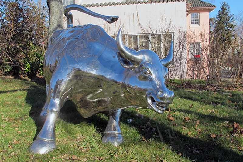 wall street bull statue