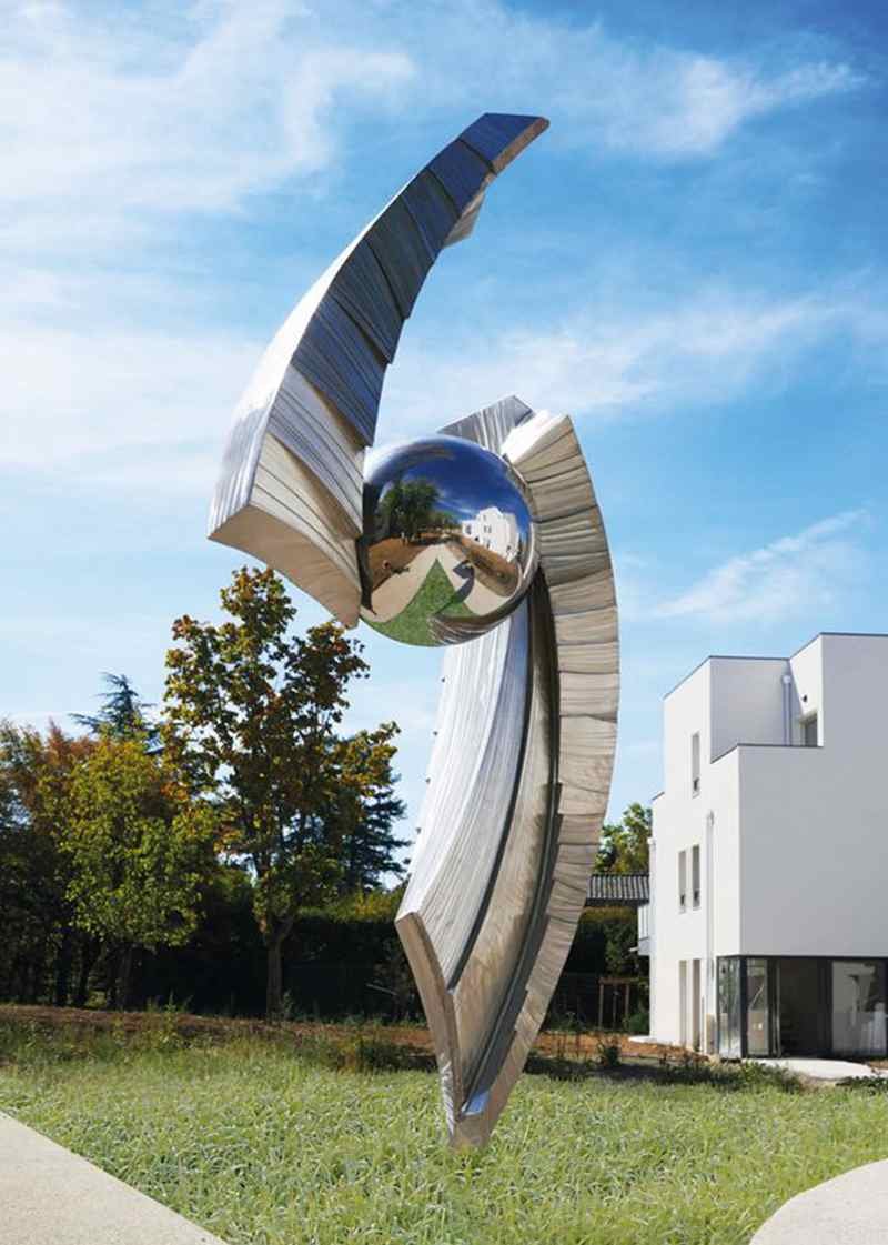 Modern Large Metal Garden Sculptures